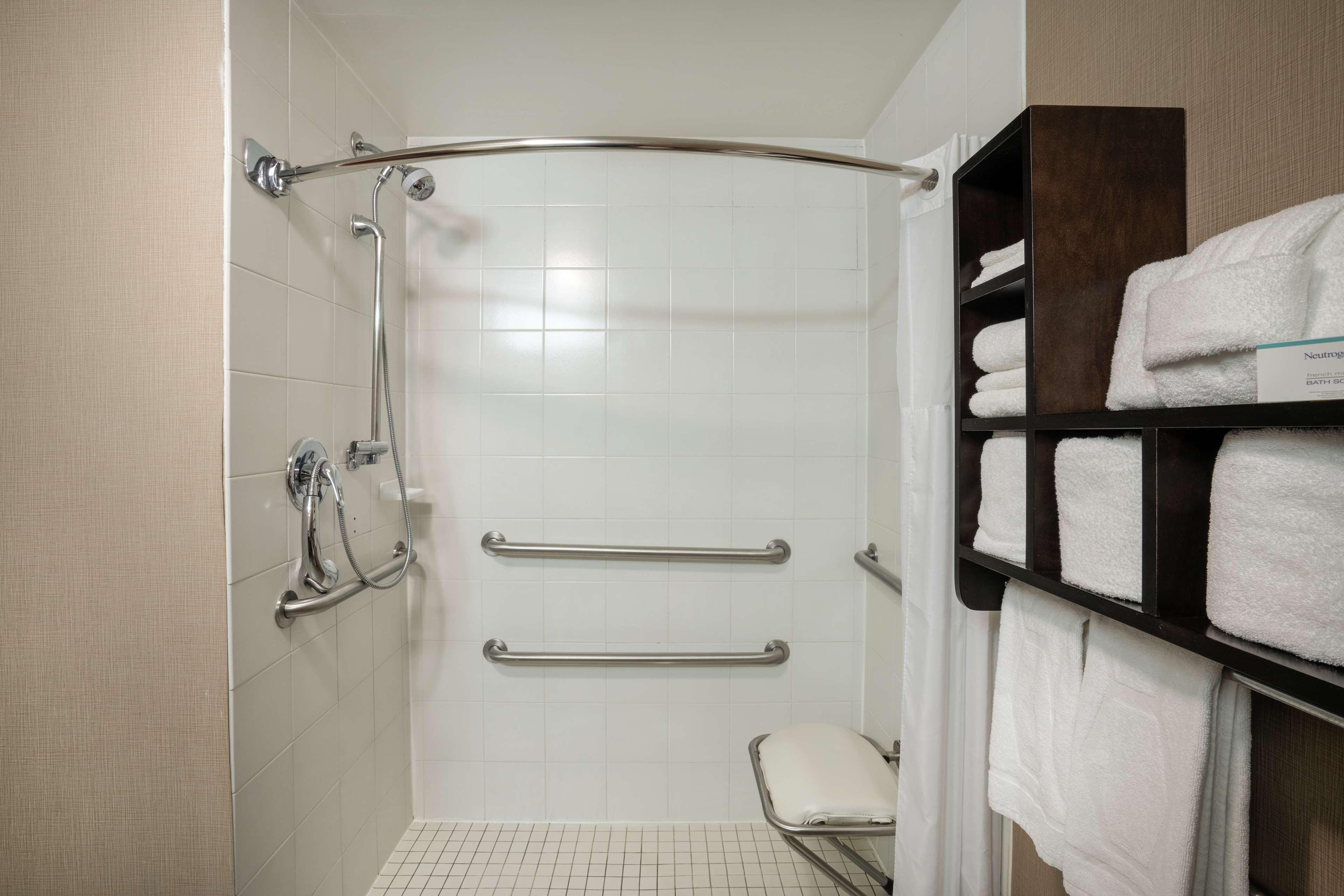 Hampton Inn Dublin Newbern Exteriör bild