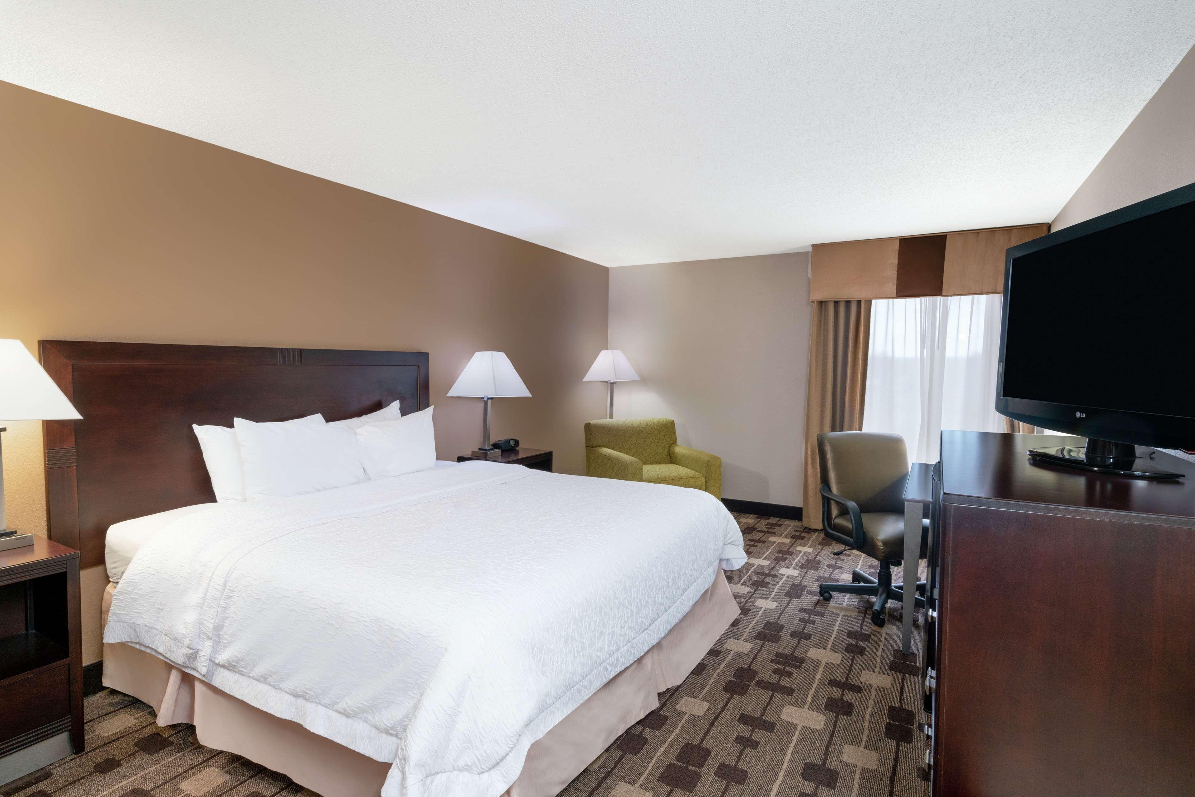 Hampton Inn Dublin Newbern Exteriör bild