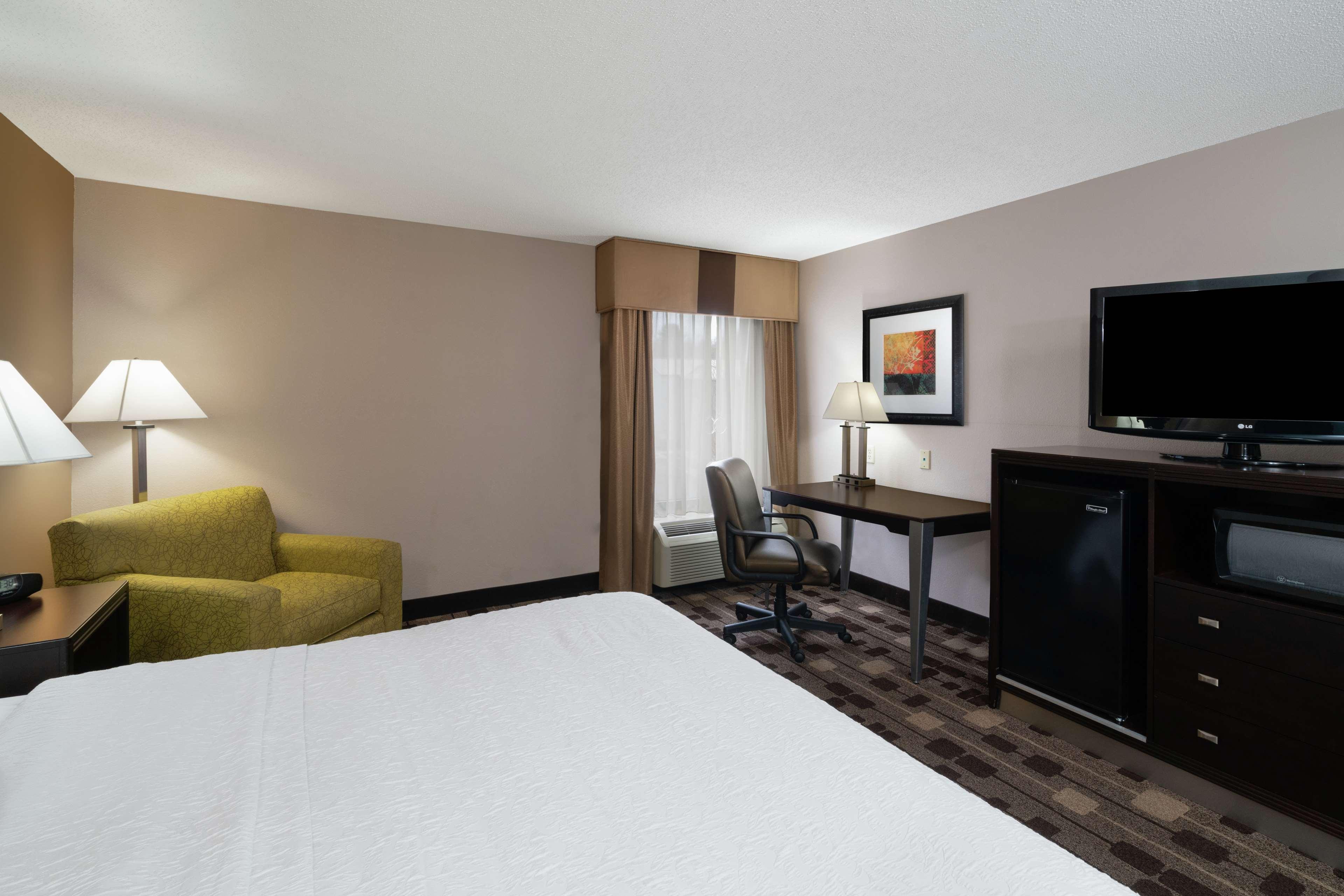 Hampton Inn Dublin Newbern Exteriör bild