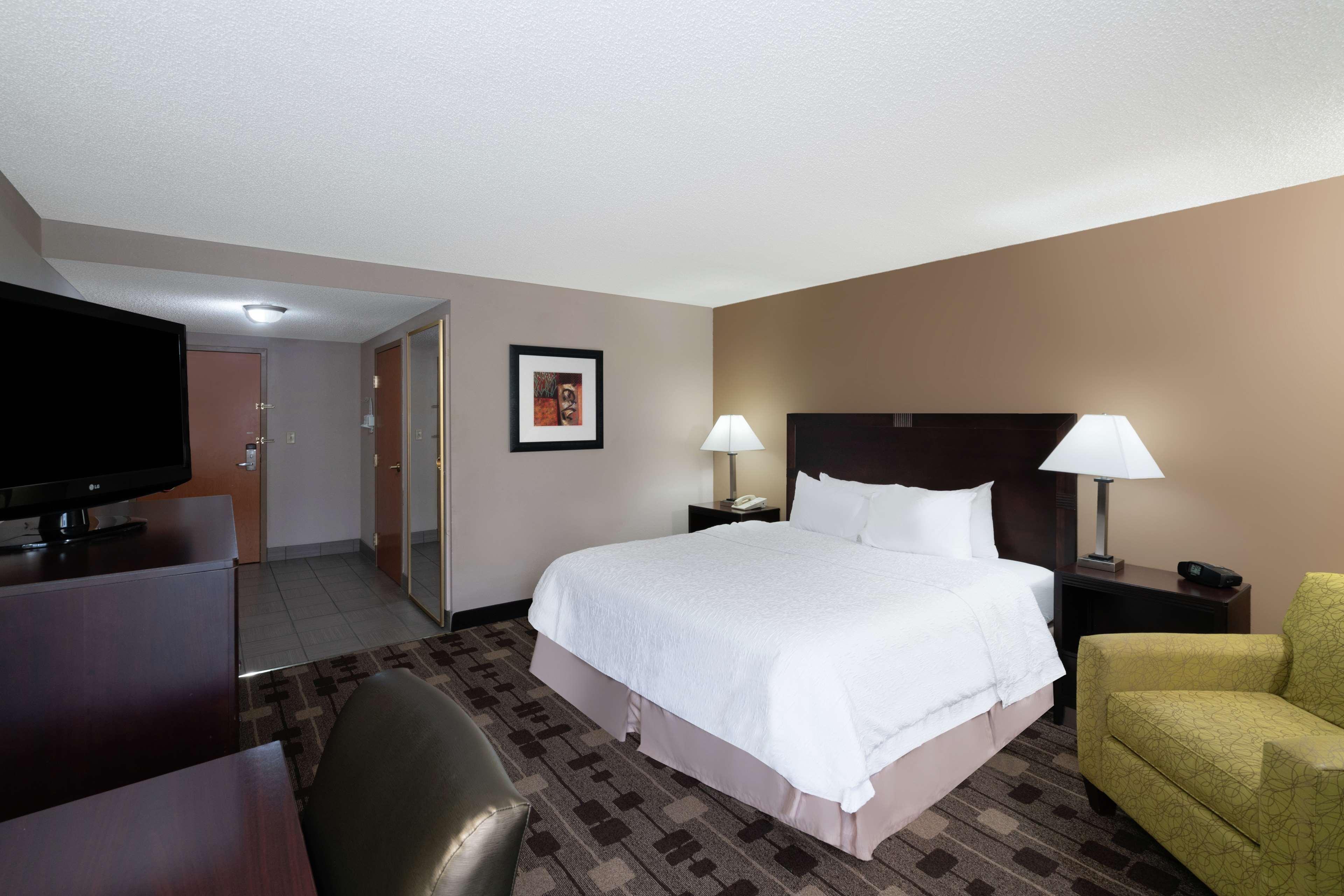 Hampton Inn Dublin Newbern Exteriör bild