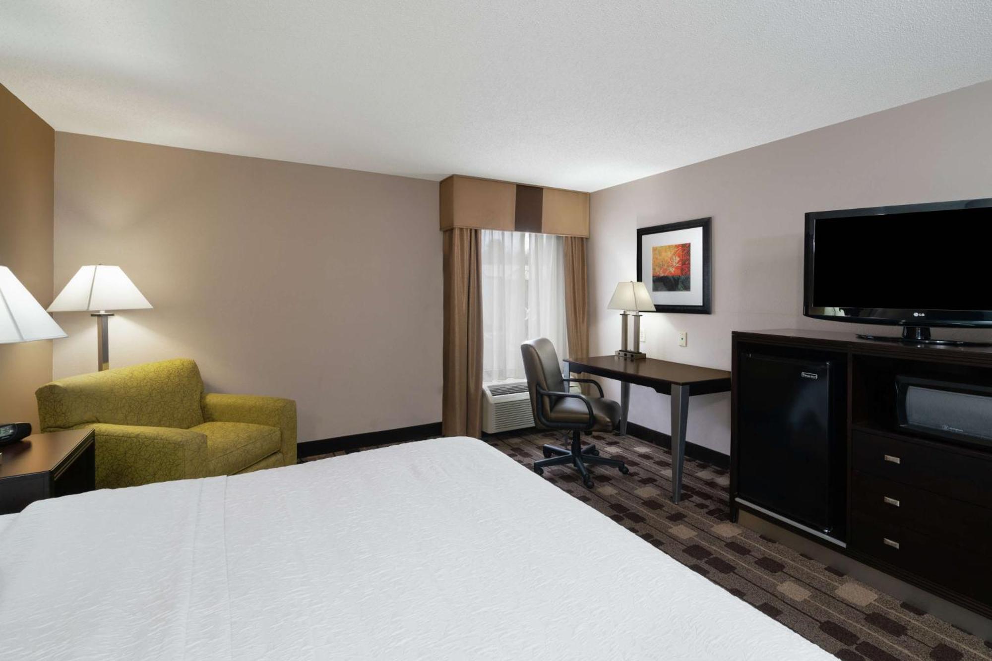 Hampton Inn Dublin Newbern Exteriör bild